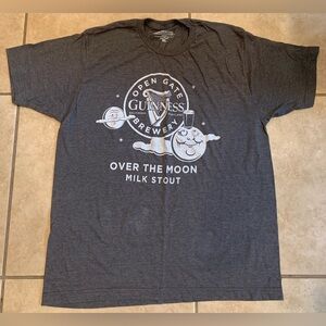 Guinness Gray T-Shirt. Size: XL
